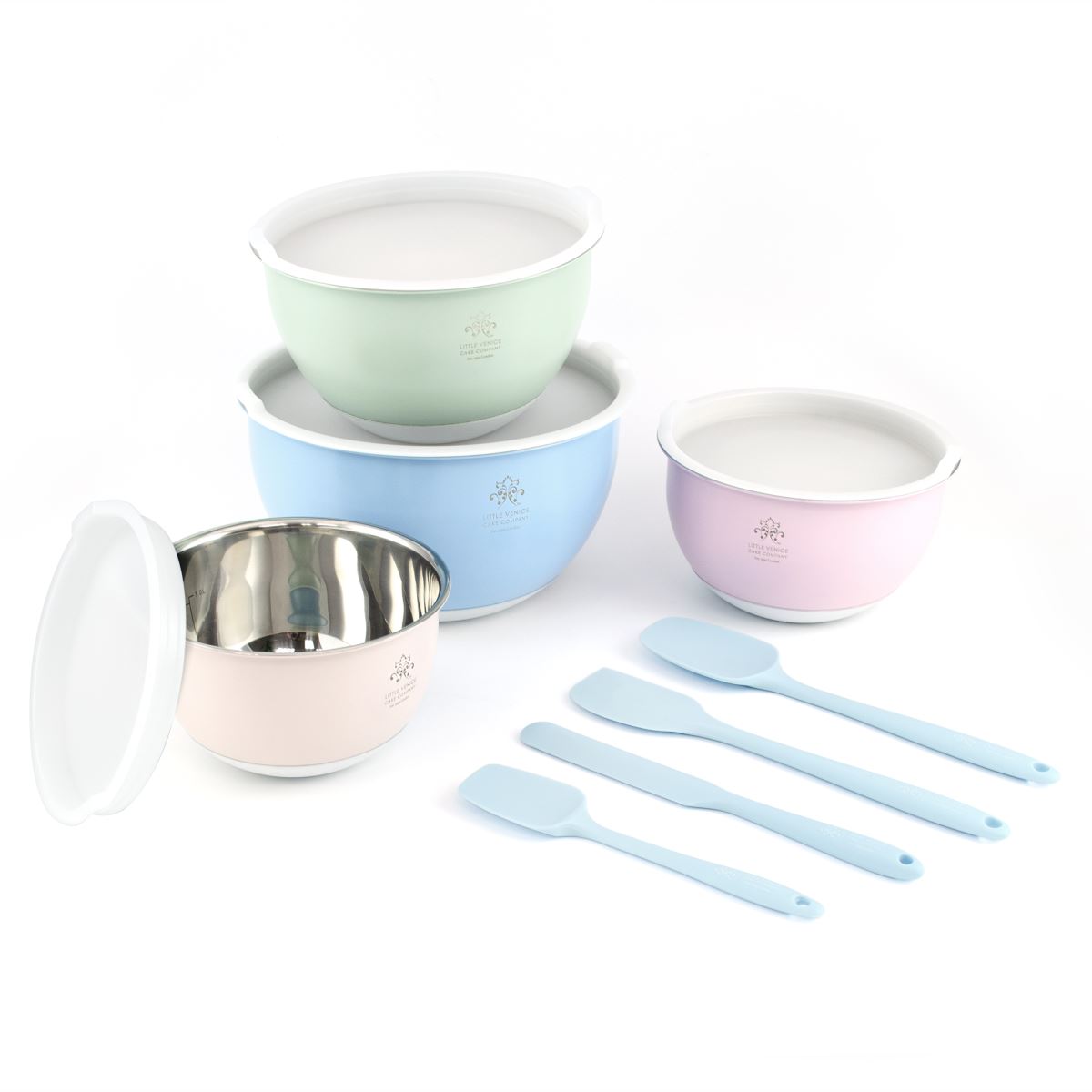 4 mixing bowls with lids and utensils